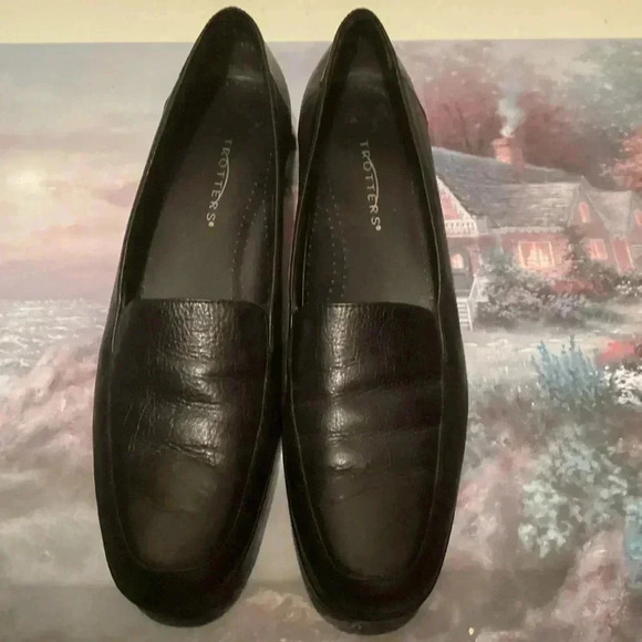 Trotters Shoes - Picture 4 of 5